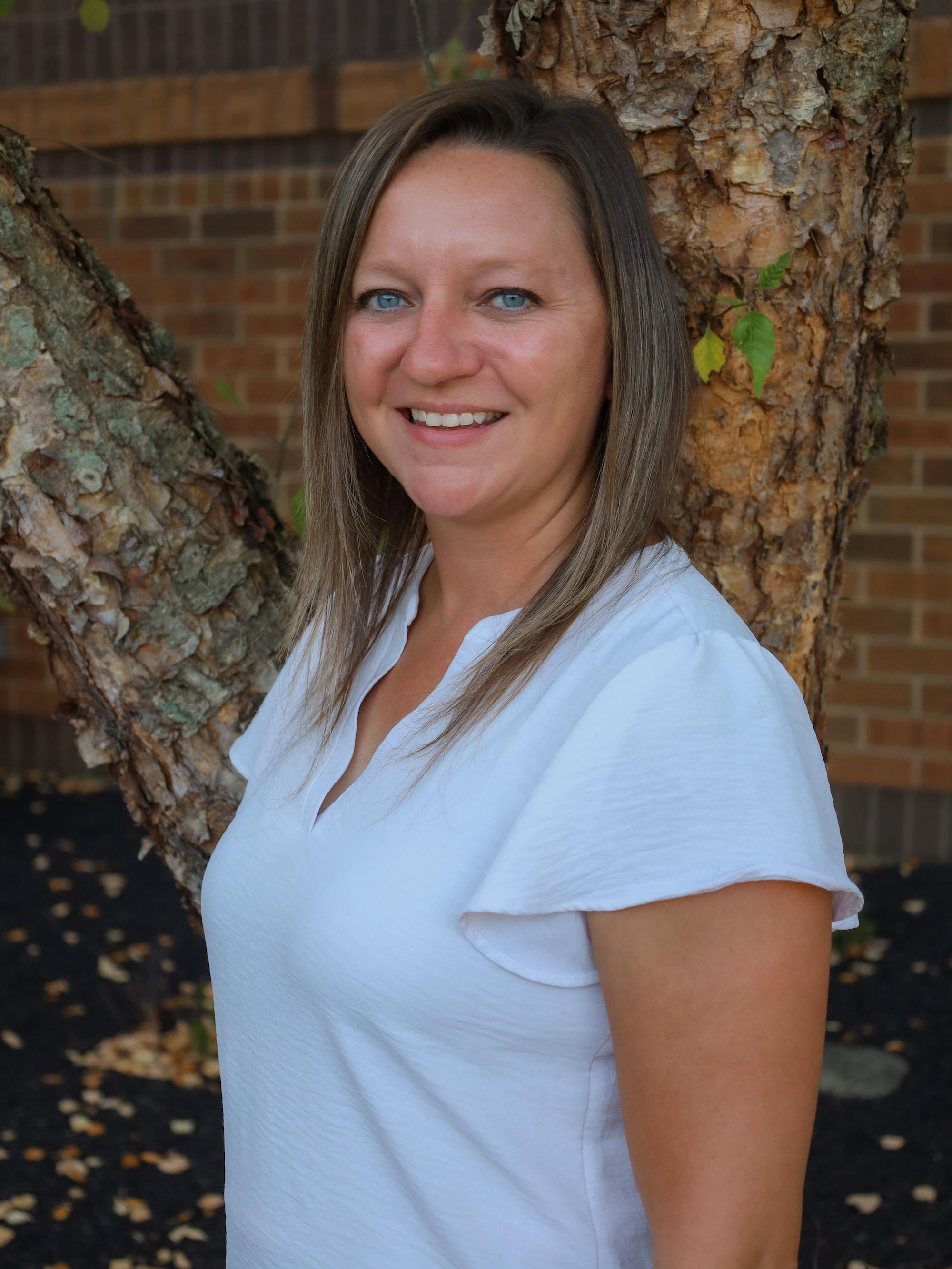 headshot of dawn hockensmith