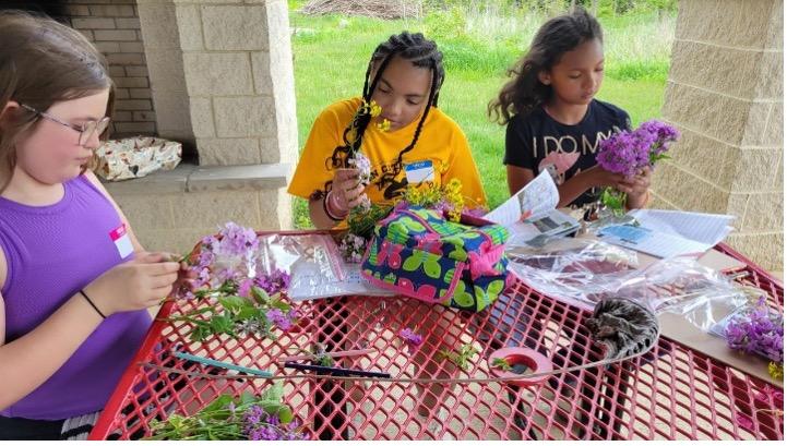 children working on crafts