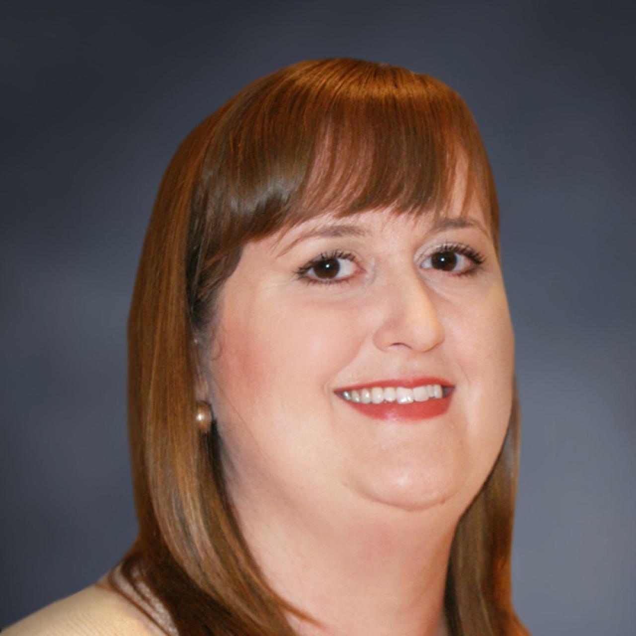 headshot of Deanna bachtell