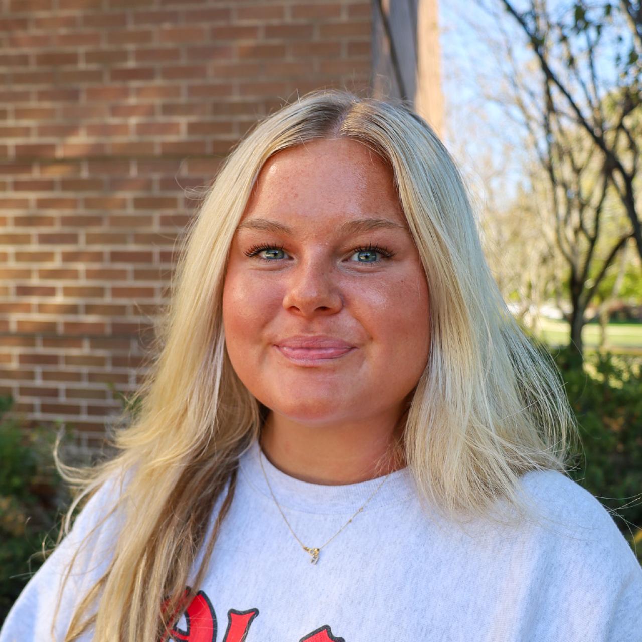 headshot of Halle kufrin