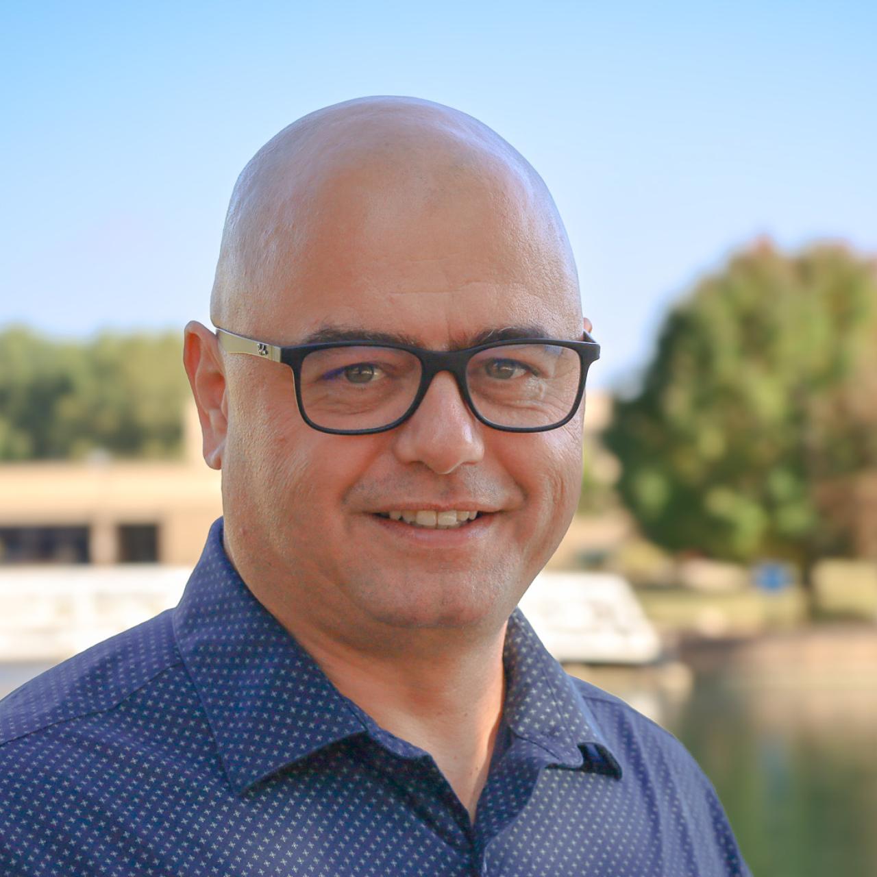 headshot of ruben petreaca