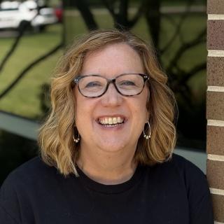 headshot of ellen farrell